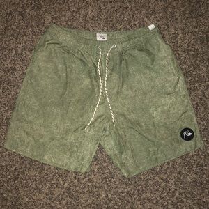 Men’s quicksilver board shorts